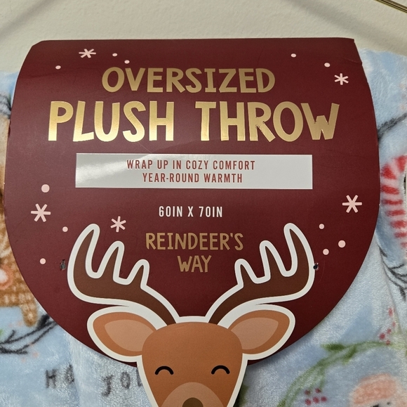 Reindeer's Way Dainty Christmas Critter Oversized Plush Throw Blanket Blue - Picture 4 of 7